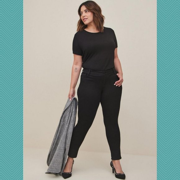 Torrid Black Sateen Stretch Mid Rise Luxe Skinny Jeans - Picture 1 of 6